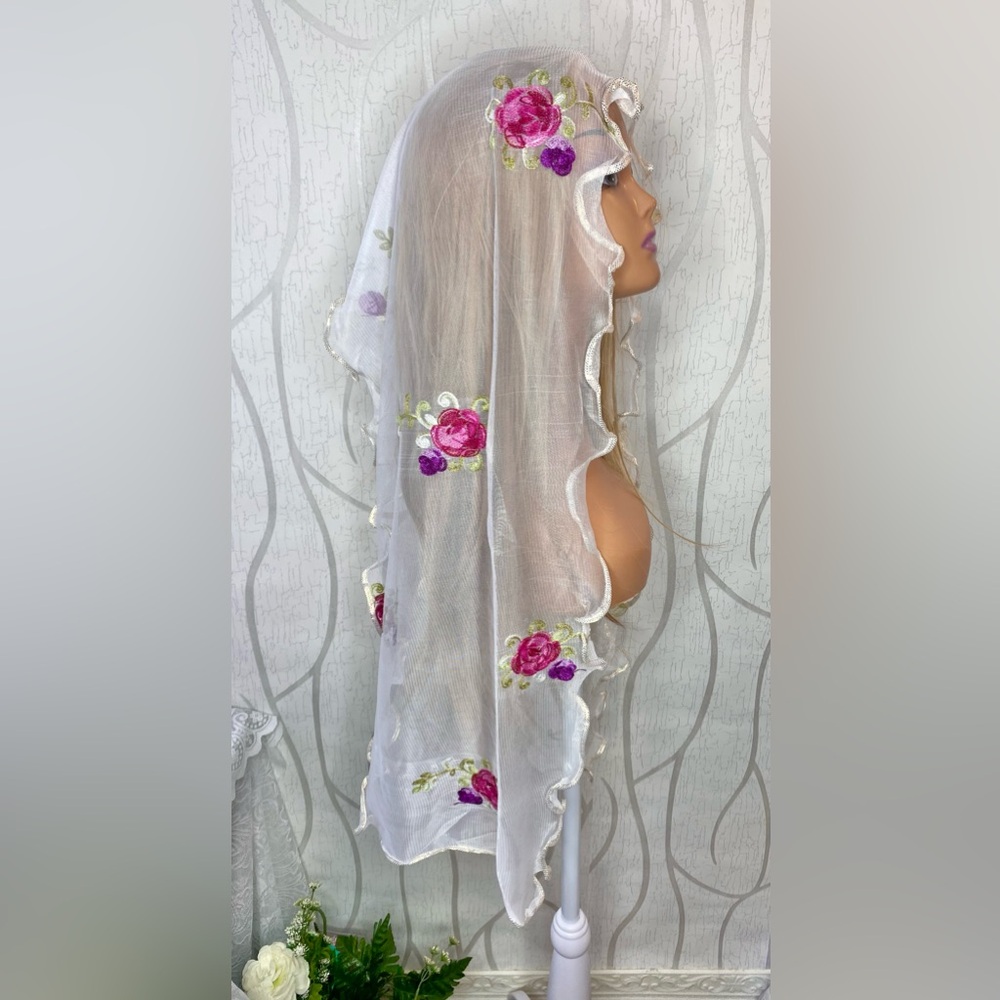 🎀🌷 White Sheer Floral Embroidery Elegant Decorative Shawl Scarf 🌷🎀 NWT